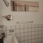 Hh *